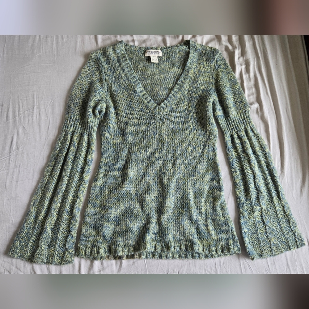 Next Era Couture V-Neck Sweater in Blue and Green